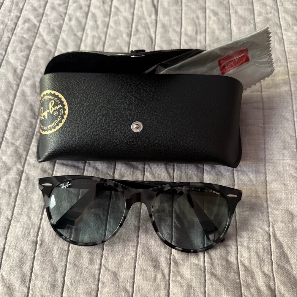 Ray Ban 1250AD Grey
Havana w/Photo
V Azure Gradient
Blue